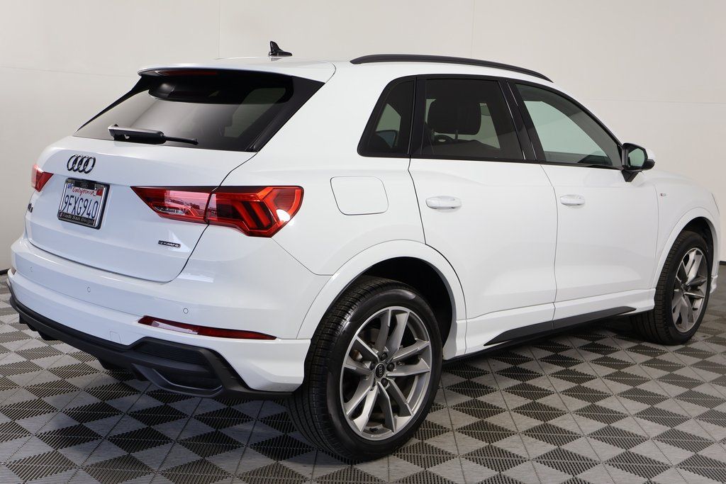 Thumbnail: 2023 Audi Q3 - 4