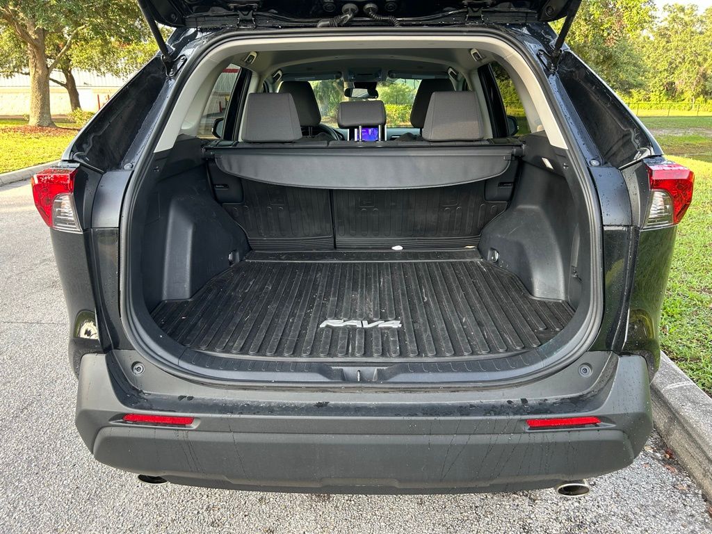 2024 Toyota RAV4 XLE 10