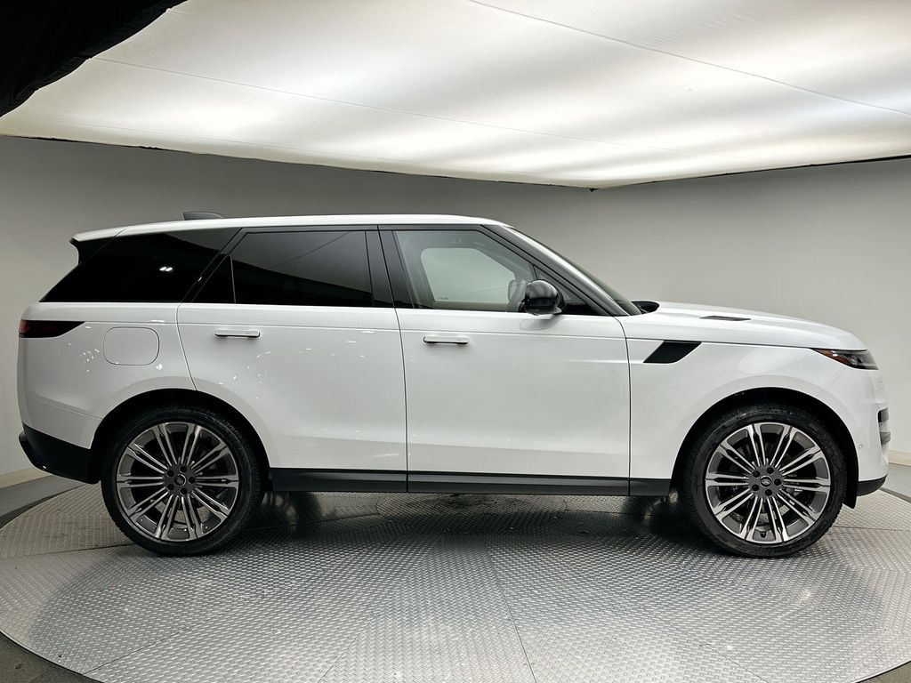 Thumbnail: 2025 Land Rover Range Rover Sport - 4