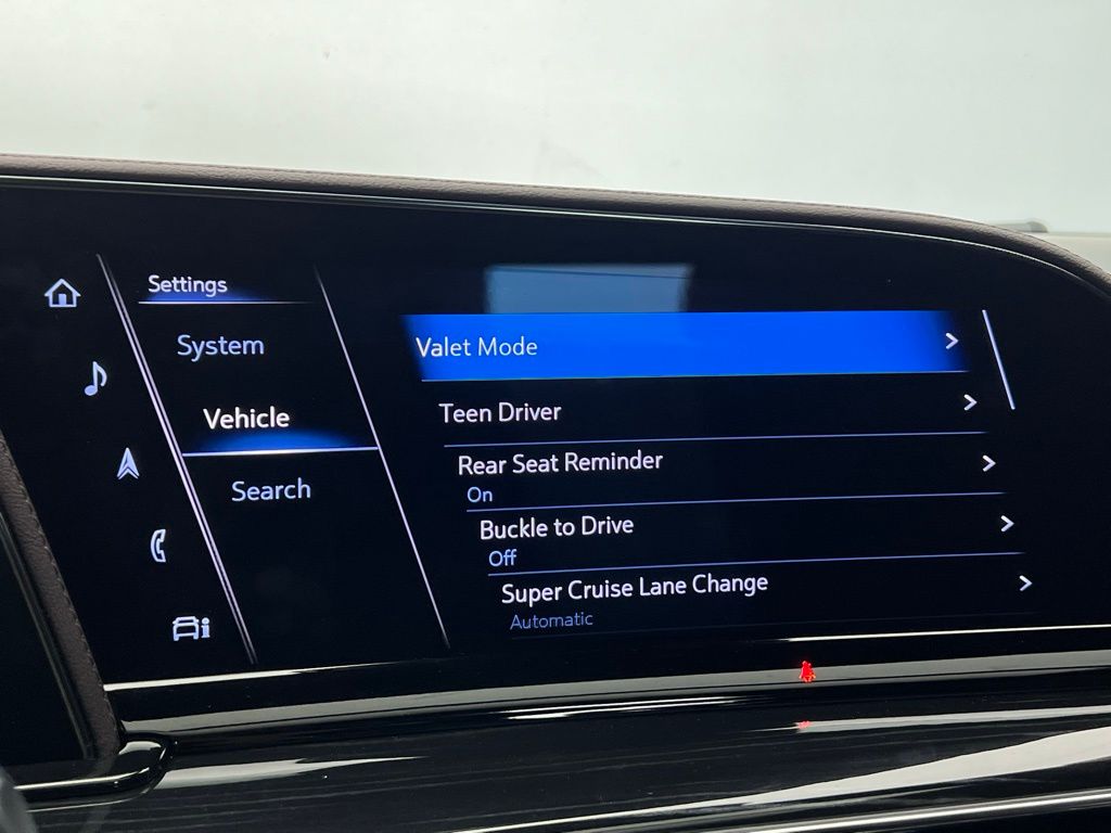 Thumbnail: 2023 Cadillac Escalade - 18