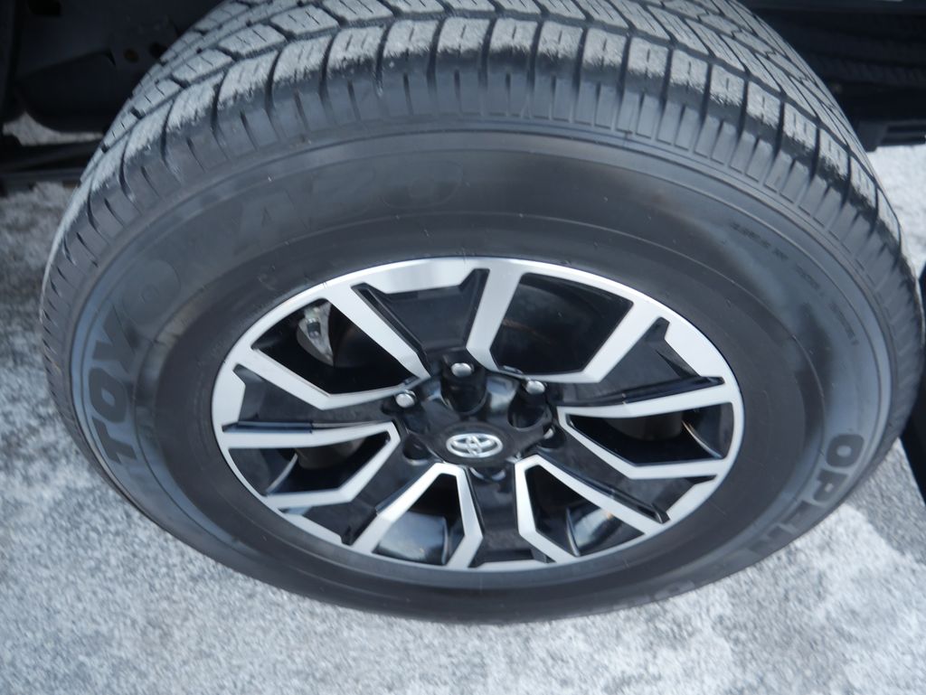 Thumbnail: 2021 Toyota Tacoma - 12