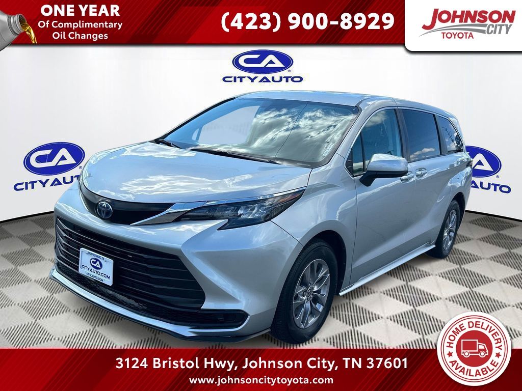  2024 Toyota Sienna LE 8-Passenger FWD   
