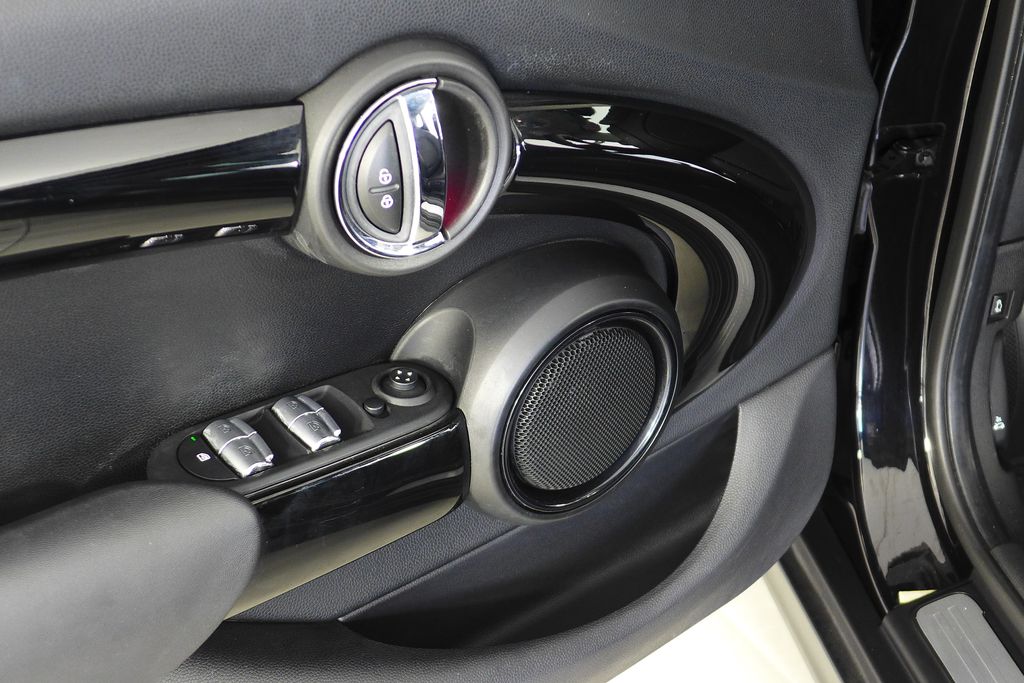 Thumbnail: 2019 MINI Cooper - 12