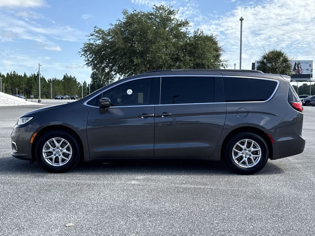 Used 2022 Chrysler Pacifica Van