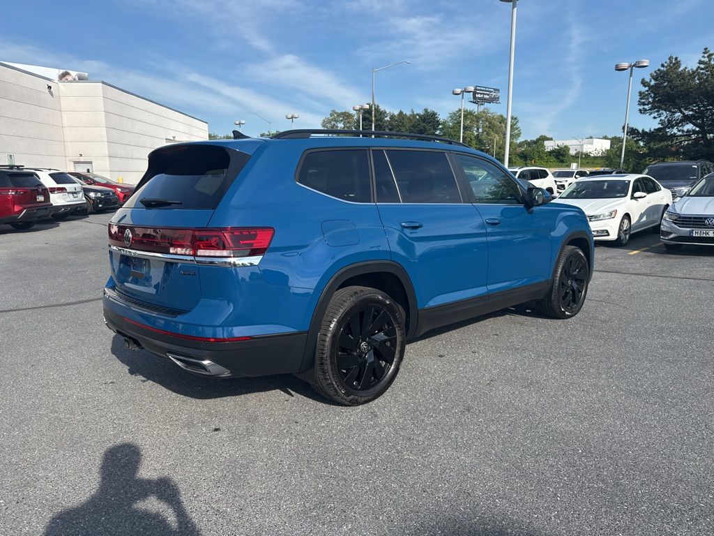 2025 Volkswagen Atlas 2.0T SE w/Technology Blue at Subaru and VW of Moon Township