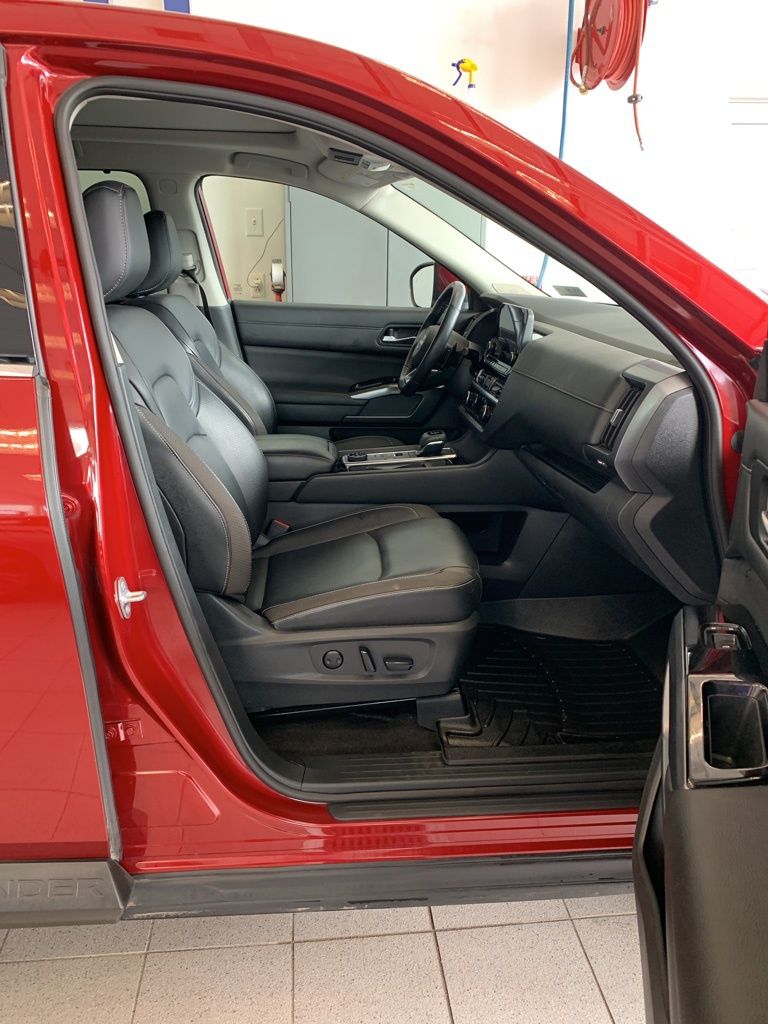 Used 2023 Red Nissan SL image 23