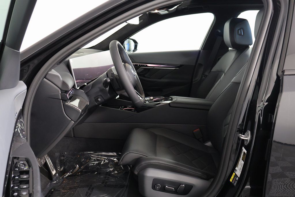 Thumbnail: 2026 BMW 5 Series - 5