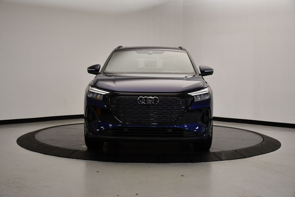 Thumbnail: 2026 Audi Q4 e-tron - 8