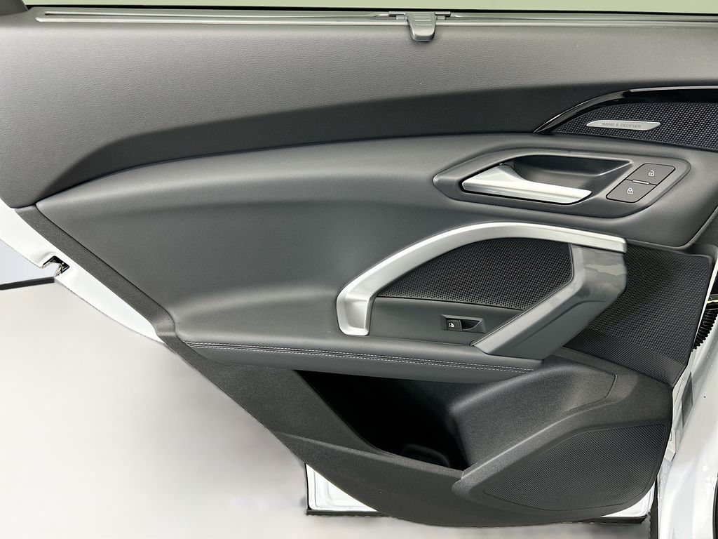 Thumbnail: 2025 Audi Q5 - 25