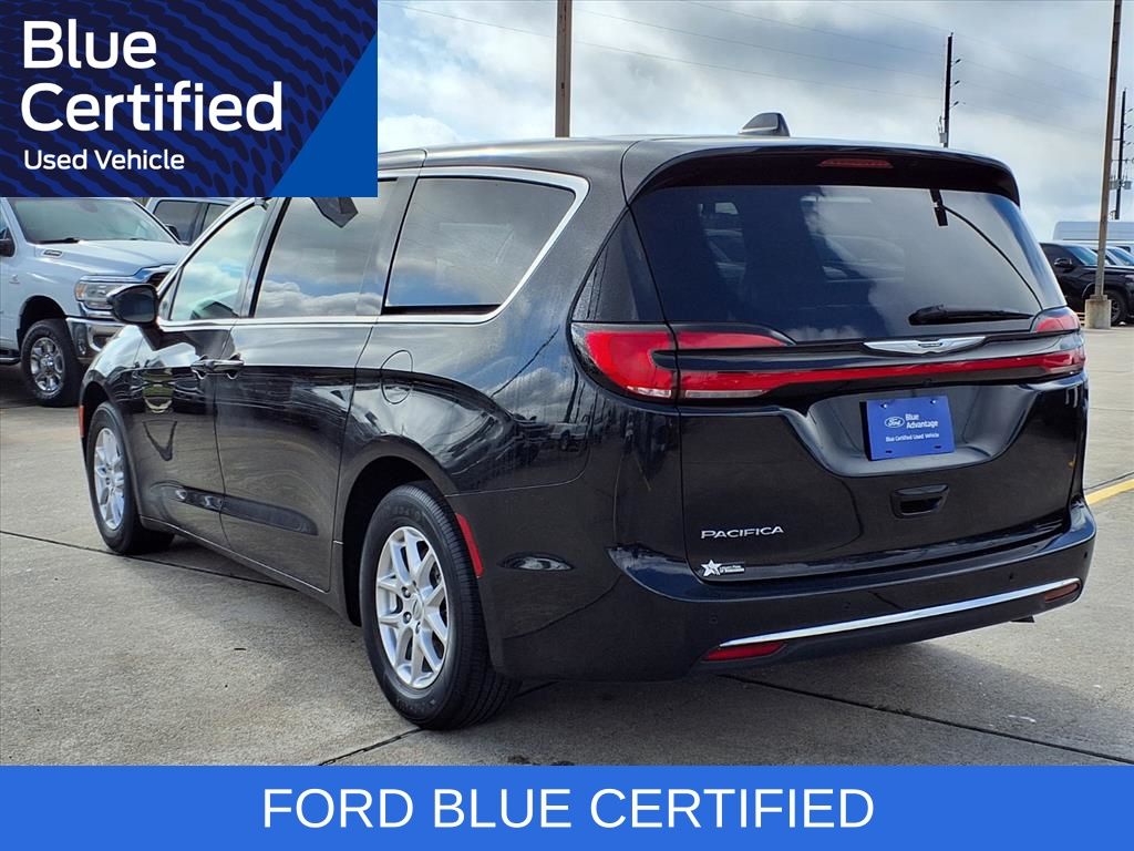 2024 Chrysler Pacifica Touring L - 3