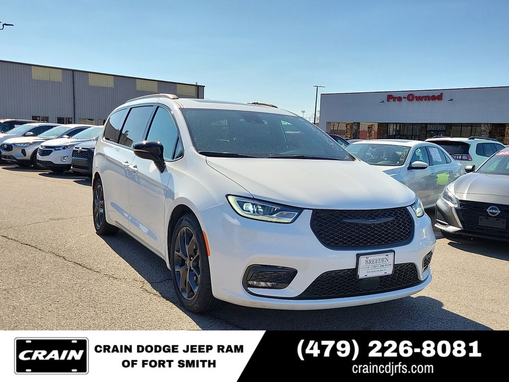 2025 Chrysler Pacifica Limited FWD