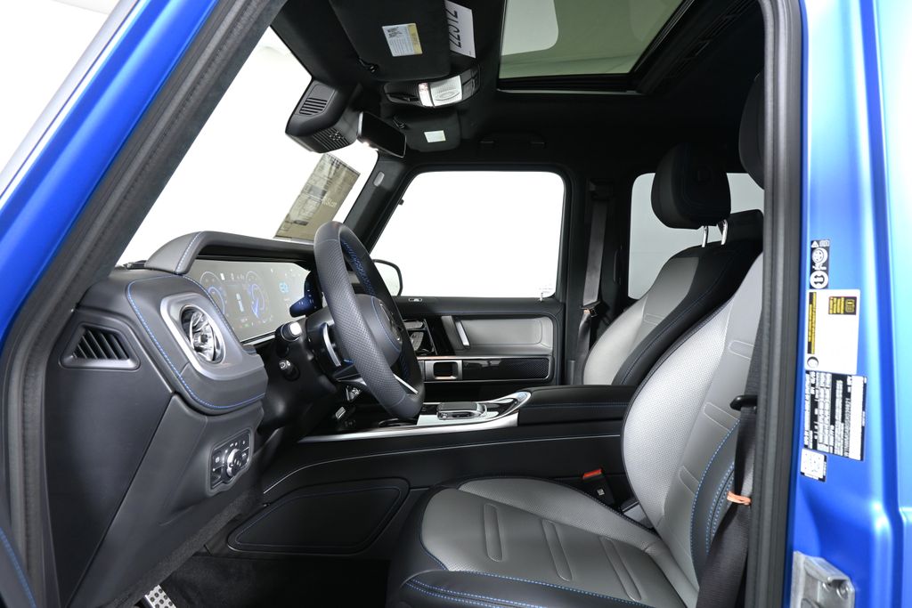 Thumbnail: 2025 Mercedes-Benz G-Class - 3