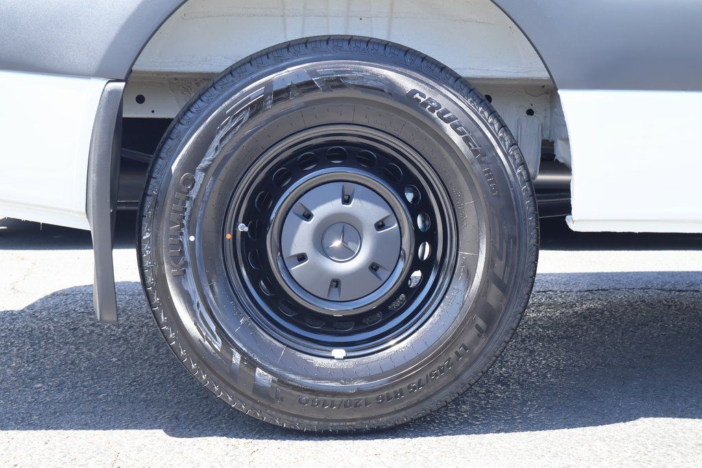 Thumbnail: 2025 Mercedes-Benz Sprinter - 10