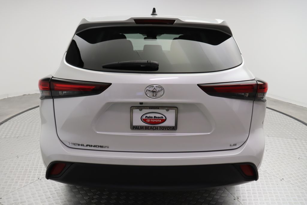 2024 Toyota Highlander LE 10