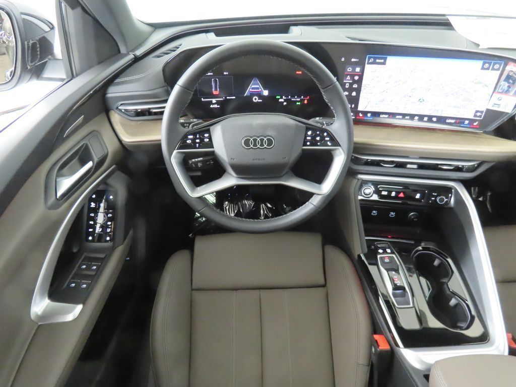 Thumbnail: 2025 Audi Q5 - 12