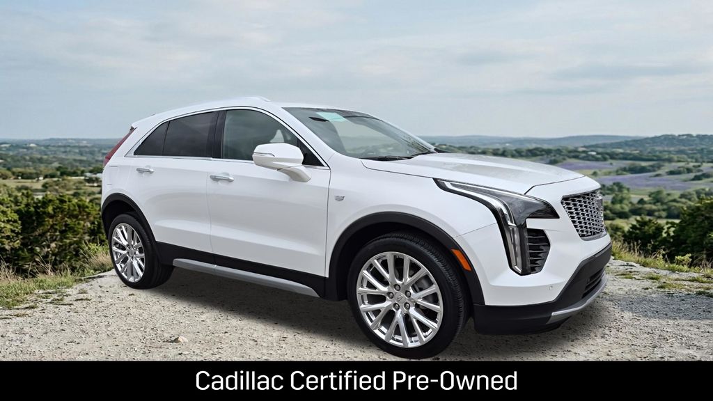 Crystal White 2021 Cadillac XT4 Premium Luxury FWD SUV / Crossover Front-Wheel Drive 9-Speed Automatic