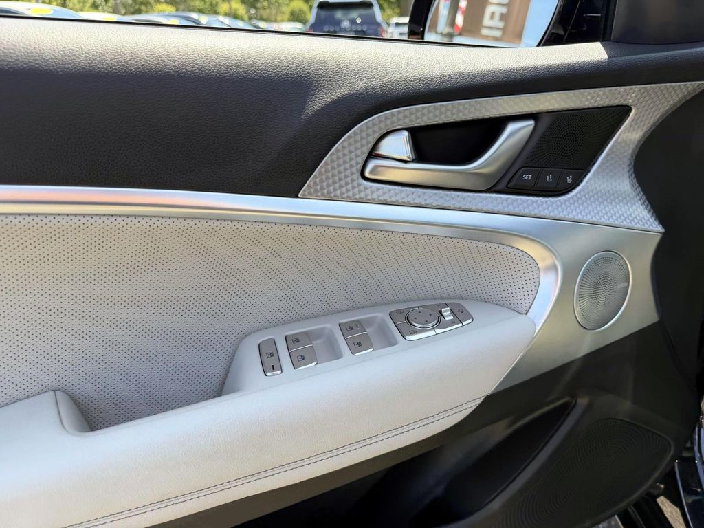 Used 2023 Genesis G70 Sedan