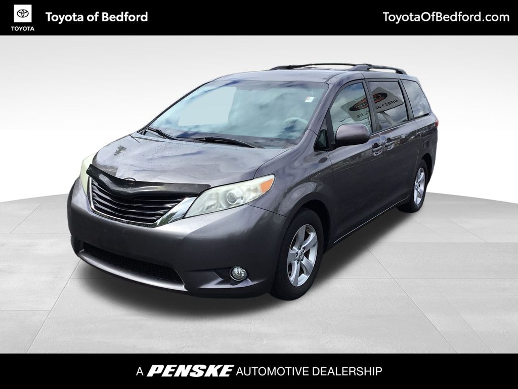 2014 Toyota Sienna LE -
                Bedford, OH