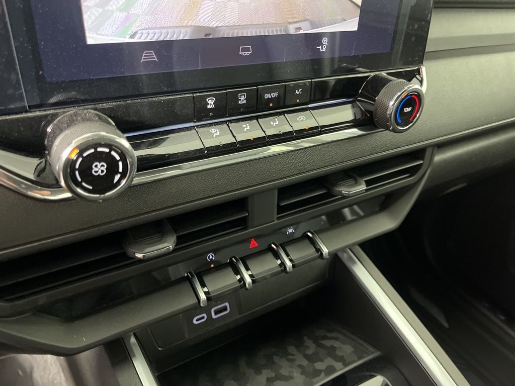 Thumbnail: 2026 Chevrolet Colorado - 30