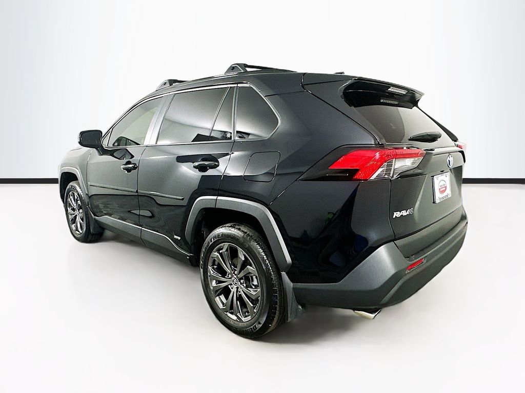 2024 Toyota RAV4 XLE Premium 7