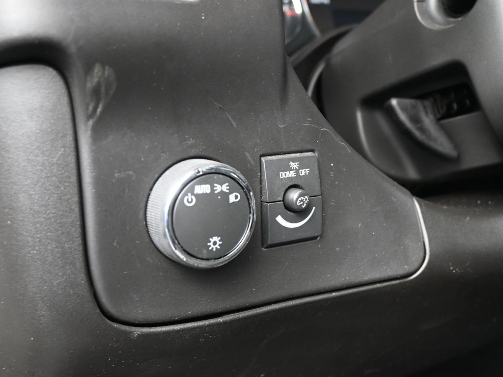 Used 2024 Summit White Chevrolet Work Van image 15