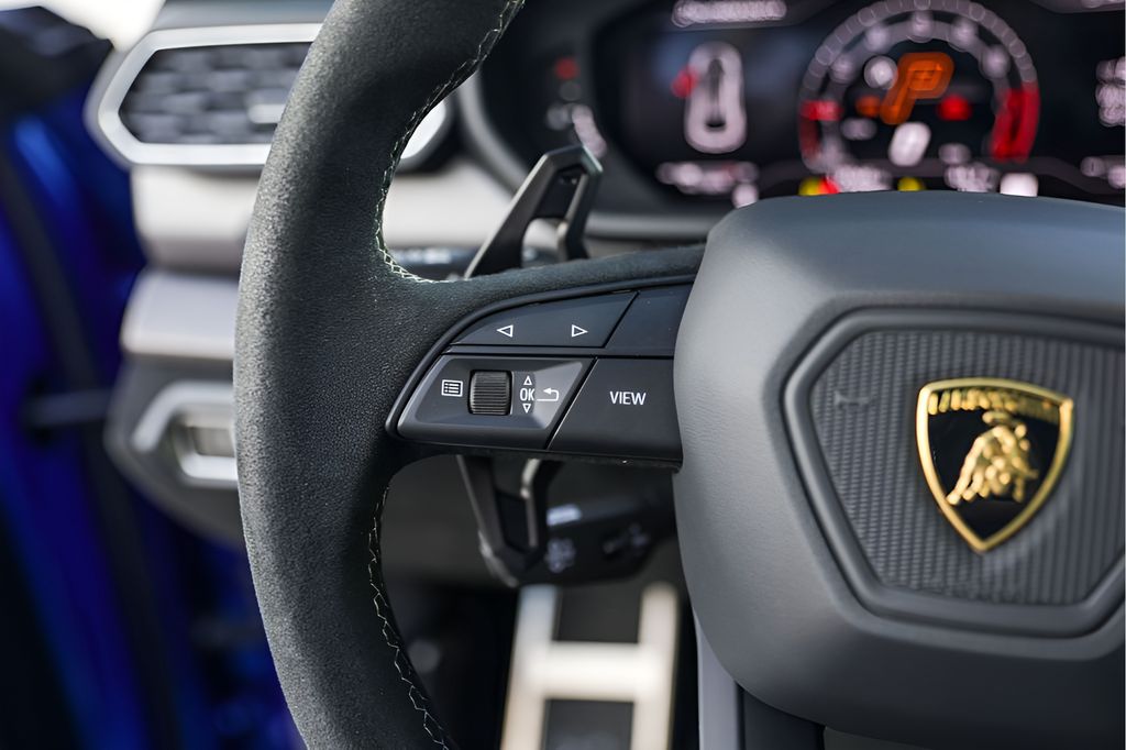 Used 2024 Blue Lamborghini Performante image 19