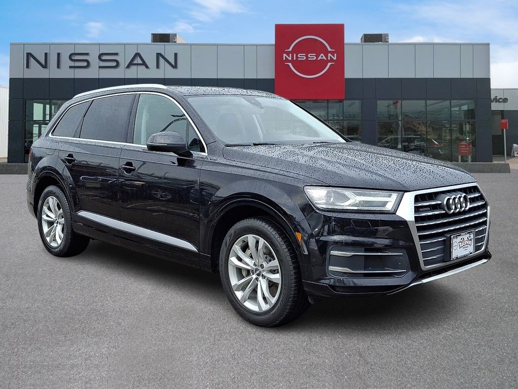 Orca Black Metallic 2019 Audi Q7 45 TFSI quattro Premium SUV / Crossover All-Wheel Drive 8-Speed Automatic