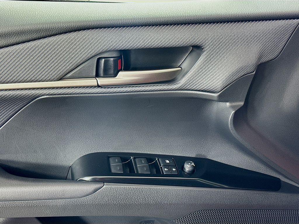 Thumbnail: 2025 Toyota Camry - 17