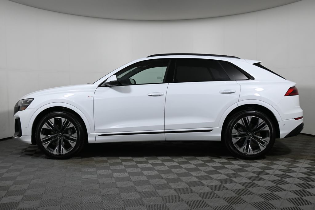 Thumbnail: 2026 Audi Q8 - 2