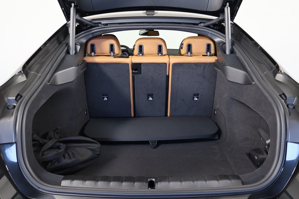 Thumbnail: 2026 BMW i4 - 8