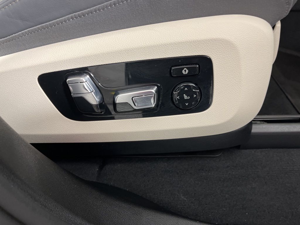 Thumbnail: 2025 BMW X7 - 8