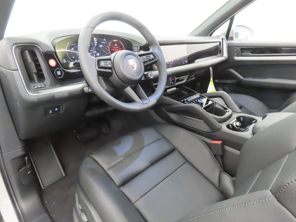 Thumbnail: 2026 Porsche Cayenne - 4