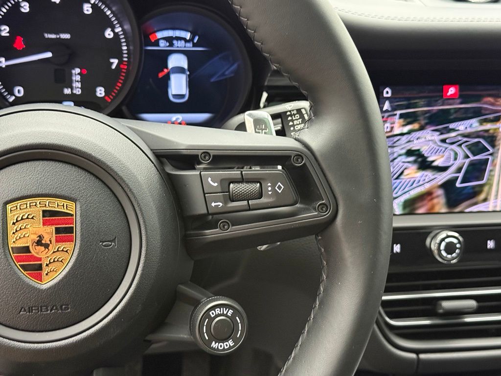 Thumbnail: 2026 Porsche Macan - 14