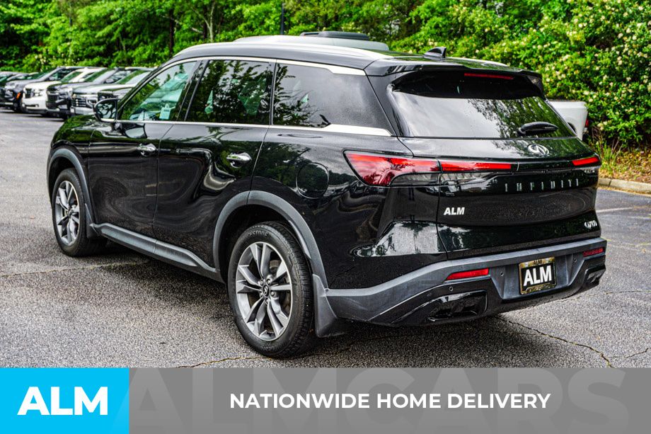 Used 2024 Black INFINITI LUXE image 4