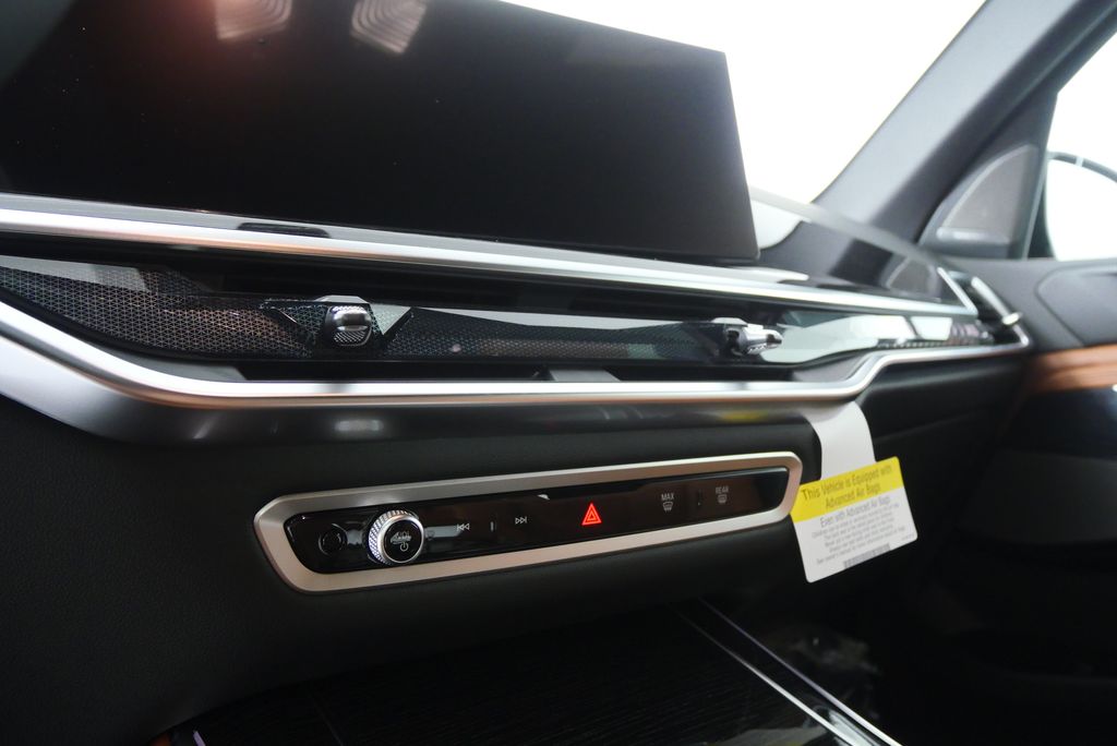 Thumbnail: 2026 BMW X5 - 21