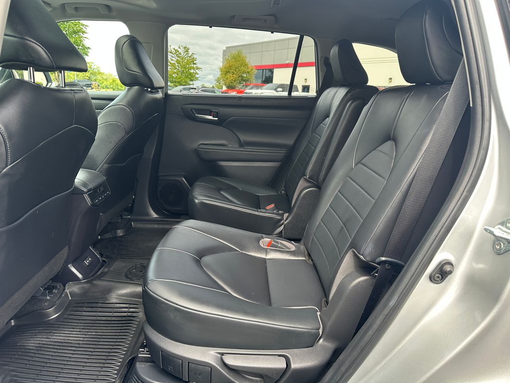 2023 Toyota Highlander Hybrid XLE