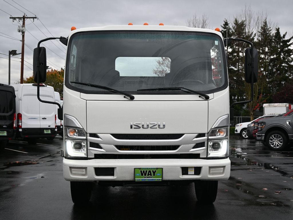 2024 Isuzu NPR HD 