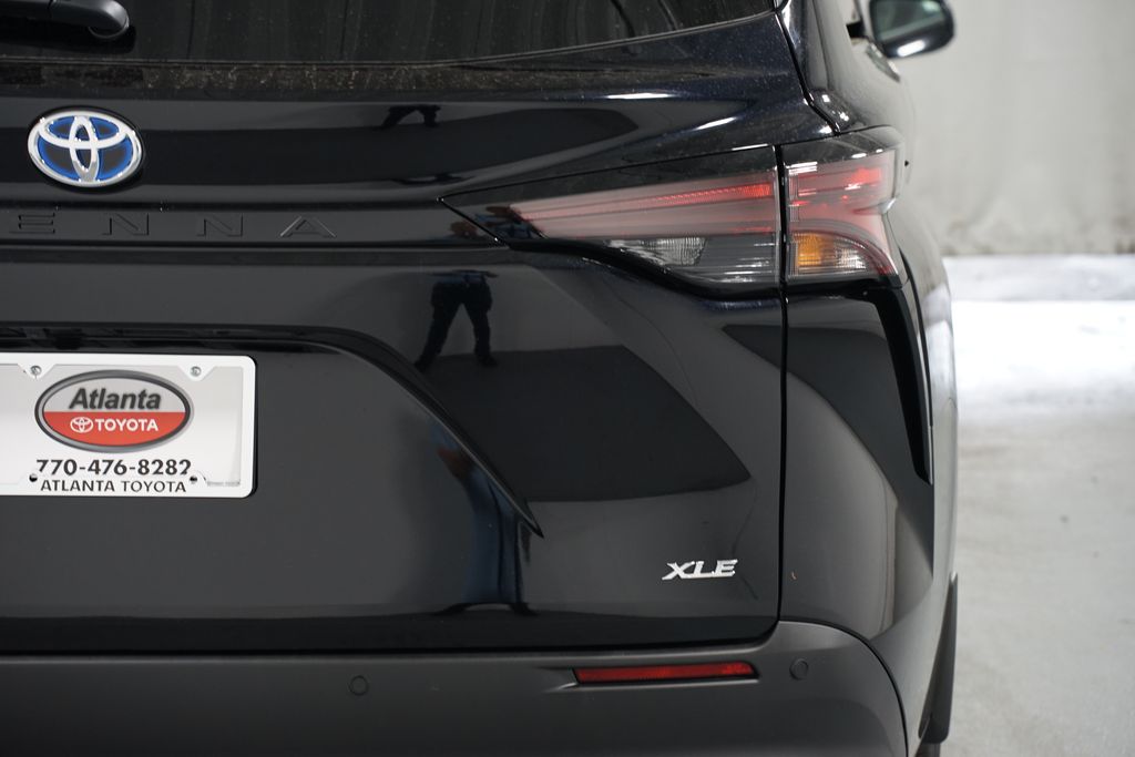 Thumbnail: 2025 Toyota Sienna - 10
