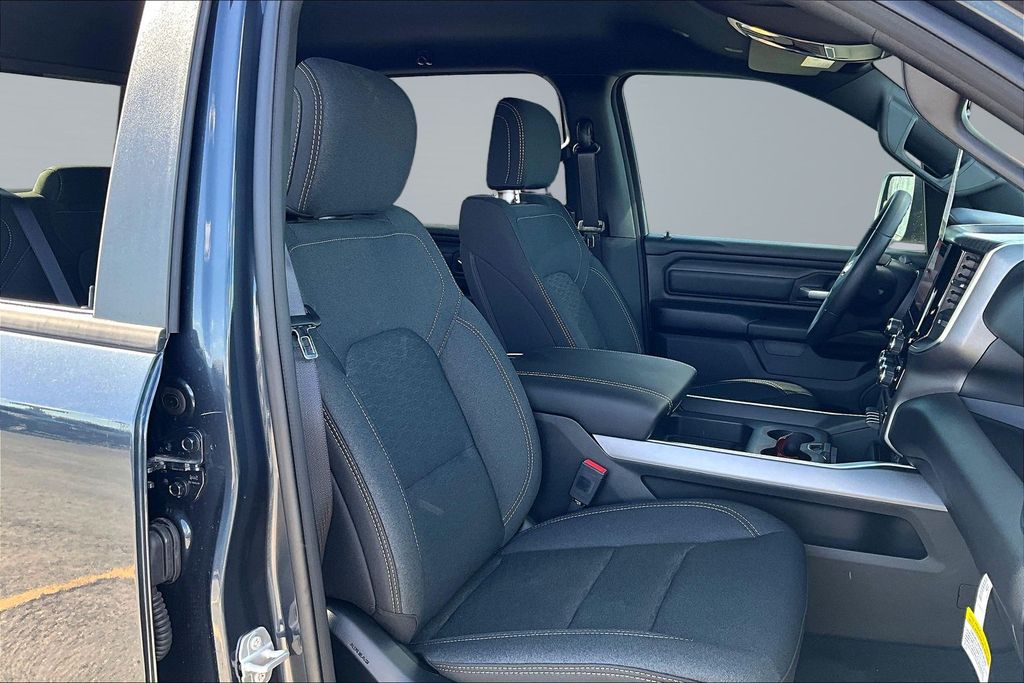 2026 RAM 1500 Express - Photo 12
