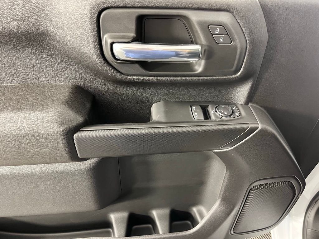 Thumbnail: 2026 Chevrolet Silverado 2500 - 24