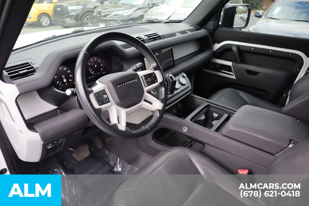 Used 2023 White Land Rover S image 10