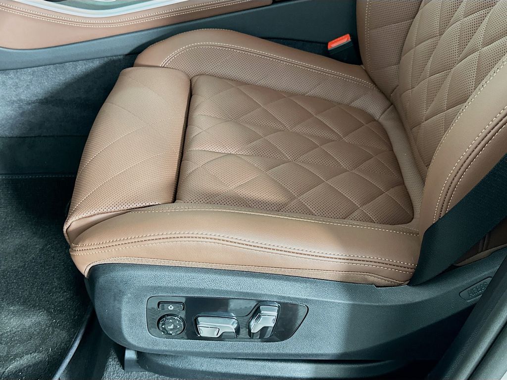 Thumbnail: 2026 BMW X5 - 21