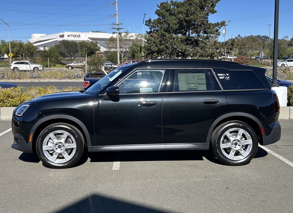 2025 MINI Cooper Countryman Iconic 2