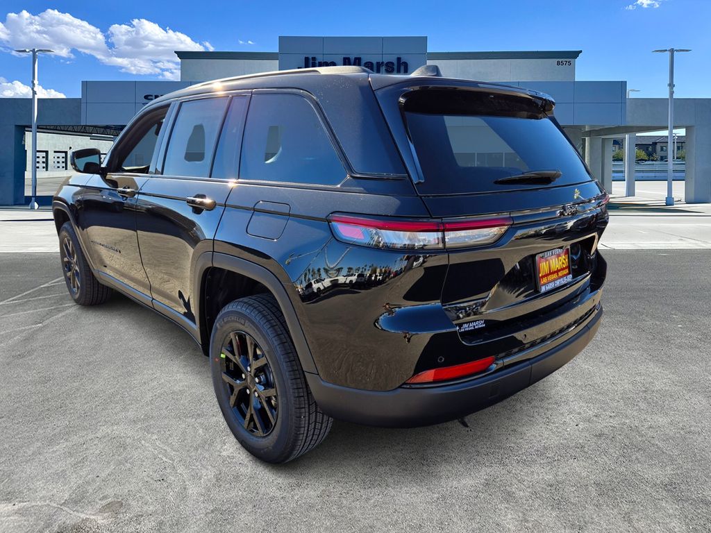 2025 Jeep Grand Cherokee Altitude 4