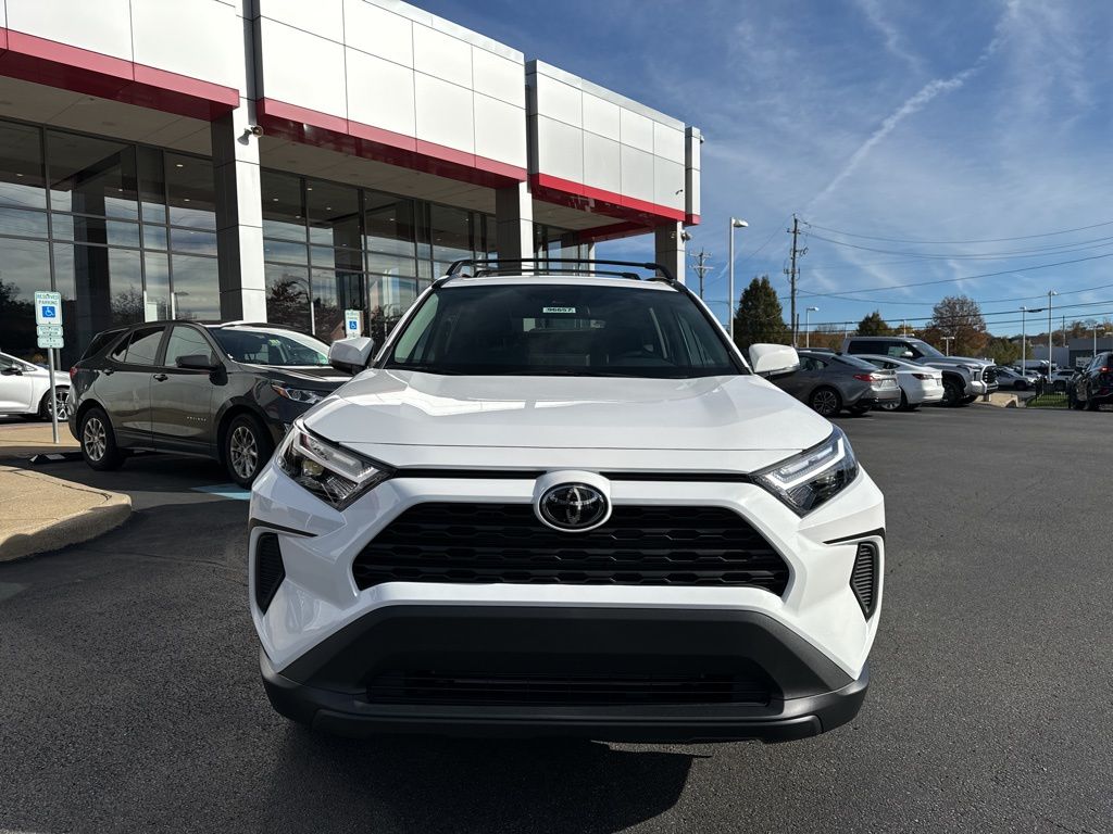 2024 Toyota RAV4 XLE photo