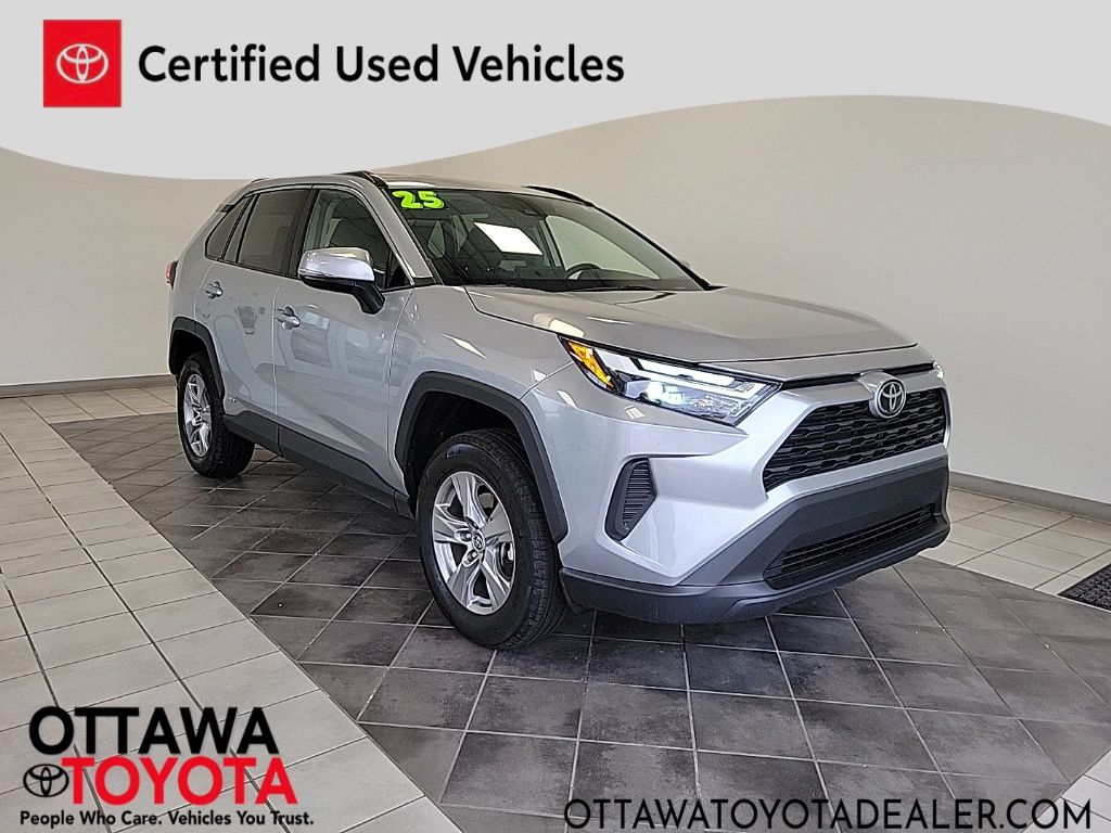 2025 Toyota RAV4 Hybrid XLE AWD