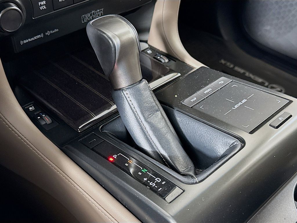 Thumbnail: 2023 Lexus GX - 17