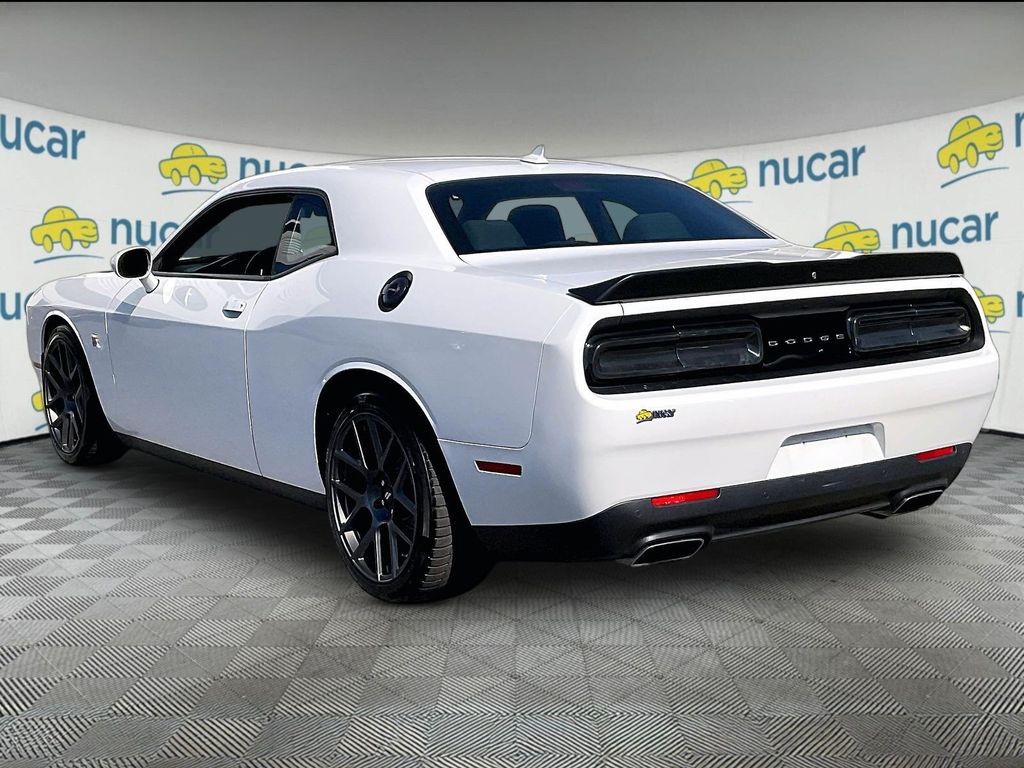 2019 Dodge Challenger — photo 4