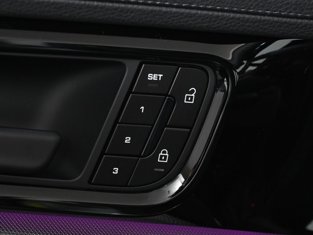 Thumbnail: 2026 Porsche Panamera - 31