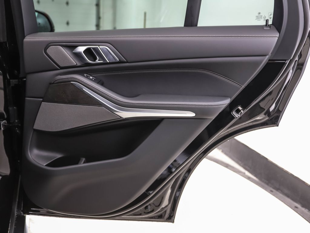 Thumbnail: 2026 BMW X5 - 25